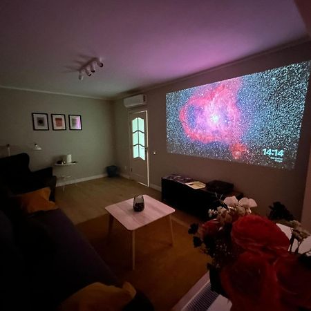 Stylish Apartment With Video Projector Bukarest Exterior foto
