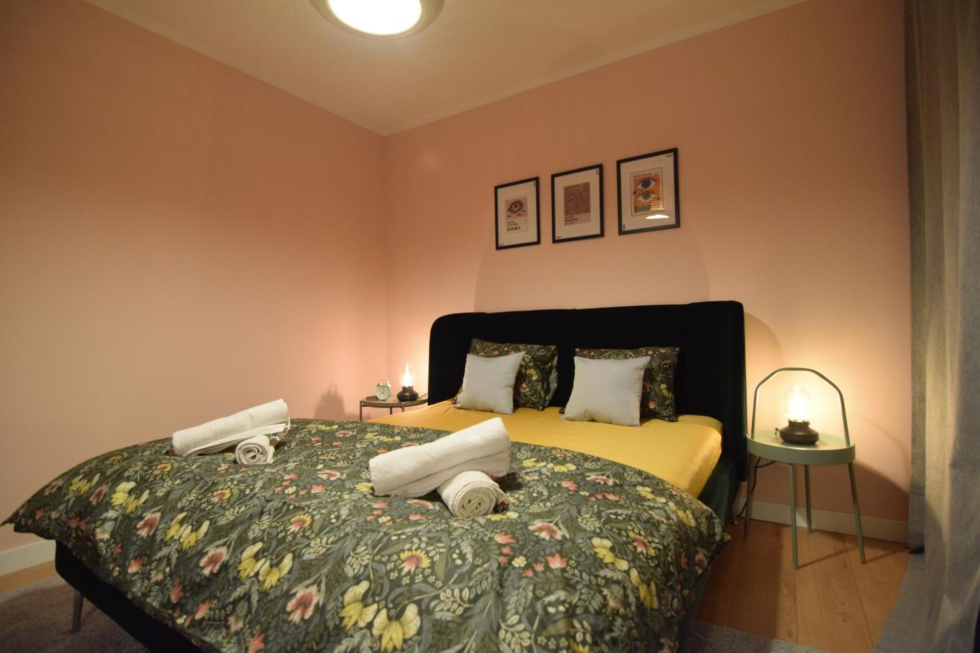 Stylish Apartment With Video Projector Bukarest Exterior foto